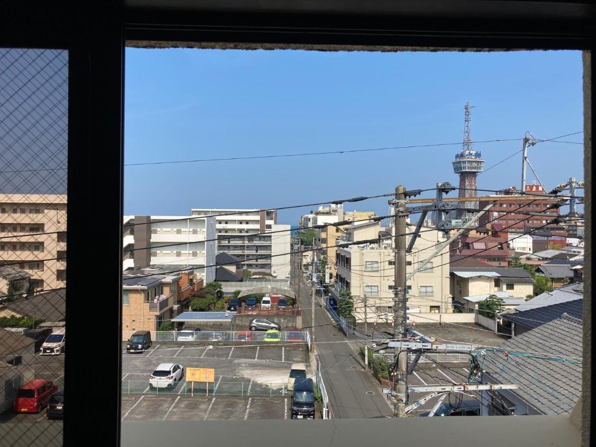 J-Hoppers Beppu Guesthouse ジェイホッパーズ別府ゲストハウス Zewnętrze zdjęcie