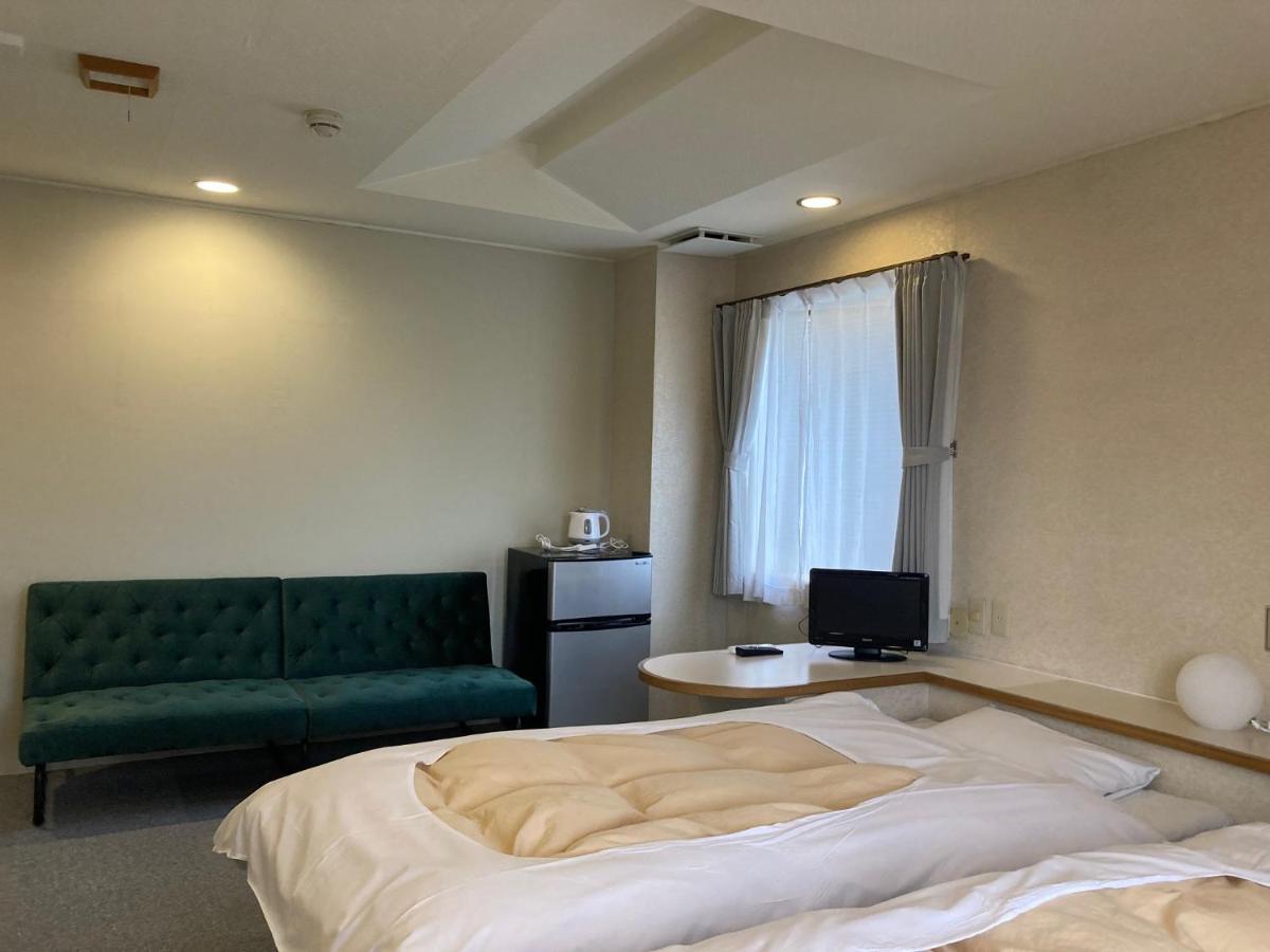 J-Hoppers Beppu Guesthouse ジェイホッパーズ別府ゲストハウス Zewnętrze zdjęcie