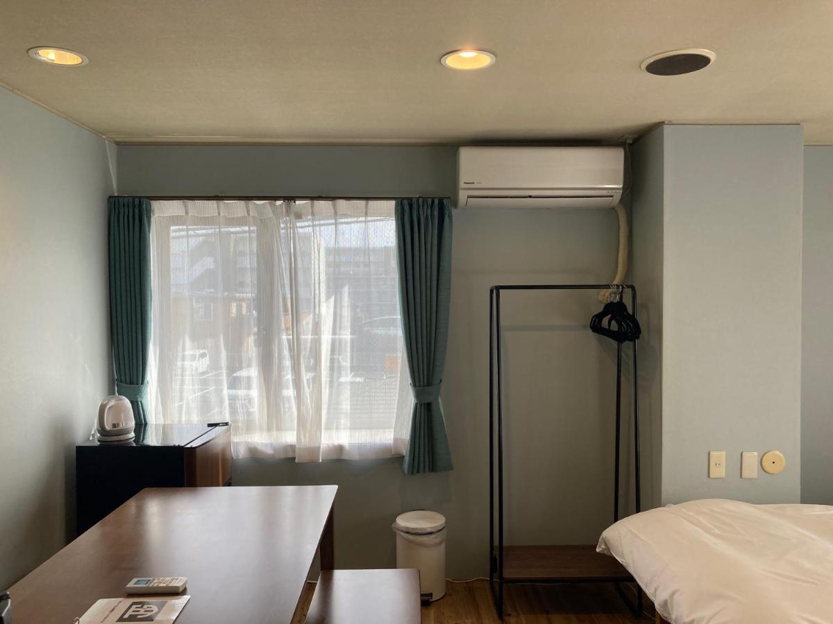 J-Hoppers Beppu Guesthouse ジェイホッパーズ別府ゲストハウス Zewnętrze zdjęcie