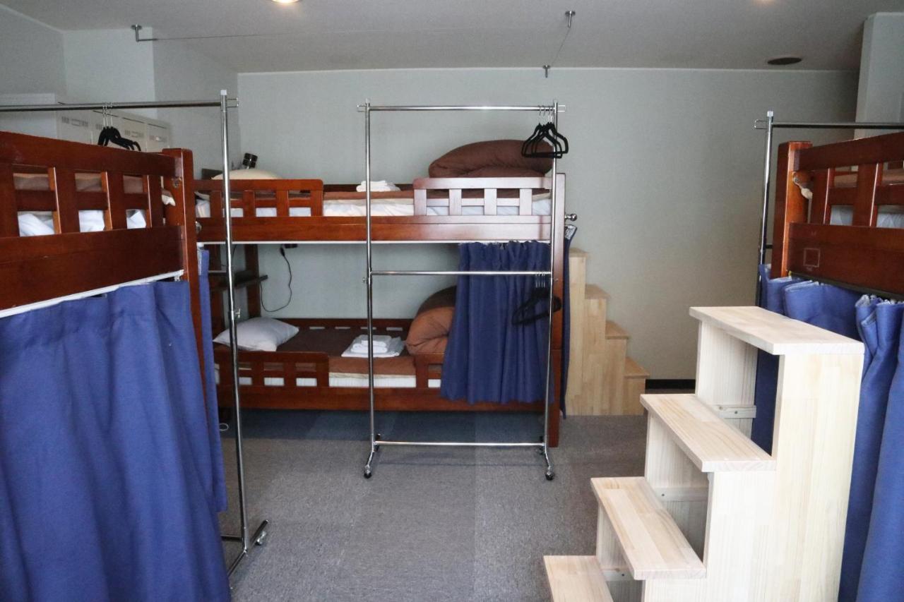 J-Hoppers Beppu Guesthouse ジェイホッパーズ別府ゲストハウス Zewnętrze zdjęcie